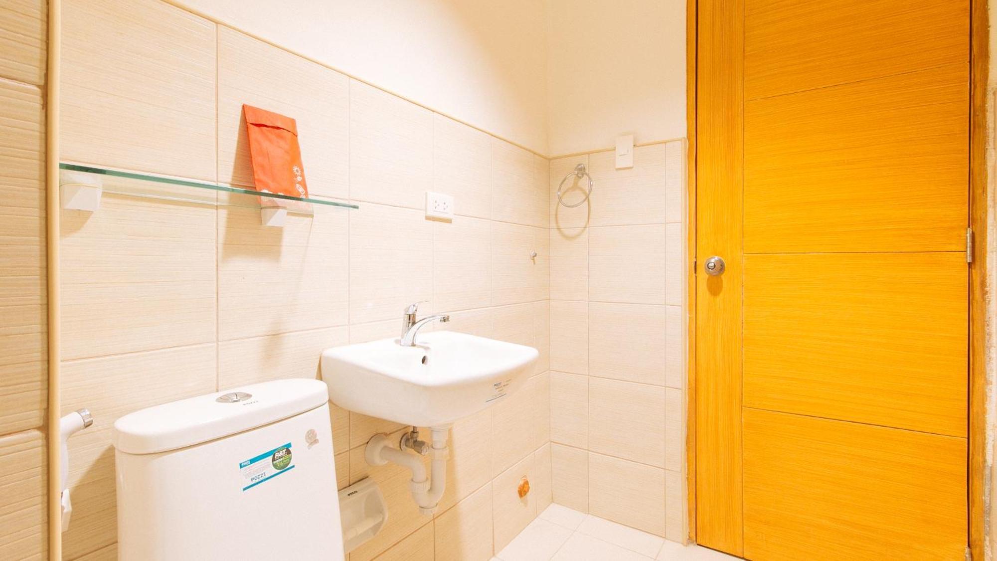 Reddoorz Plus At Alpina Heights Paranaque Paranaque City Exterior photo