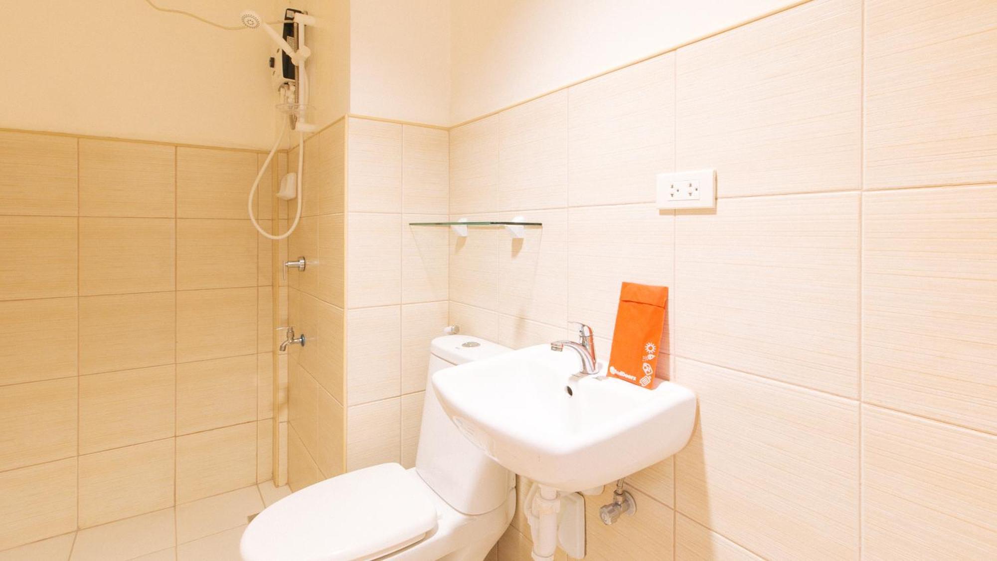 Reddoorz Plus At Alpina Heights Paranaque Paranaque City Exterior photo