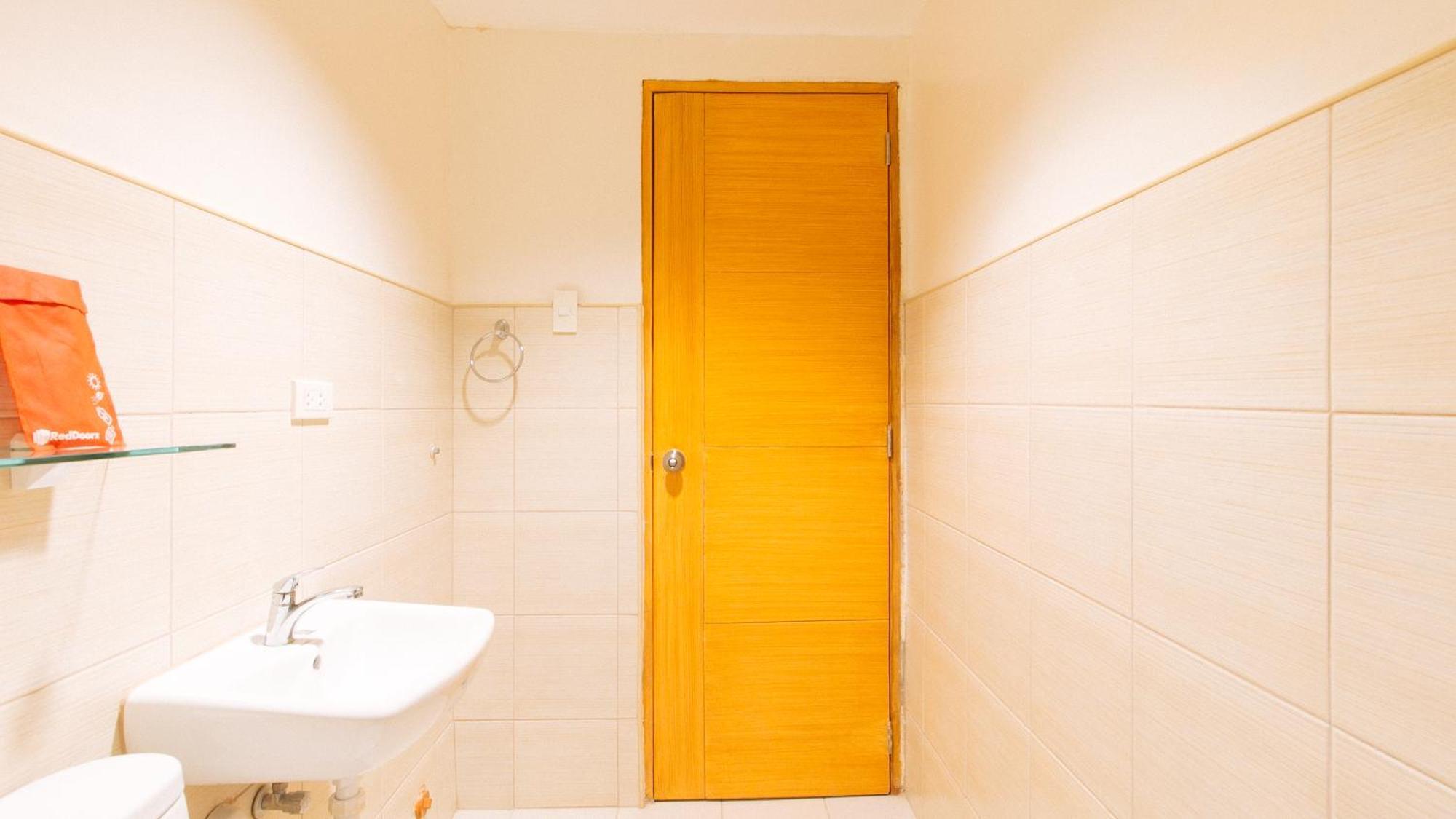 Reddoorz Plus At Alpina Heights Paranaque Paranaque City Exterior photo
