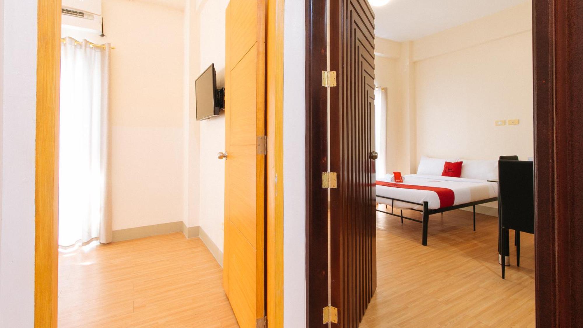 Reddoorz Plus At Alpina Heights Paranaque Paranaque City Exterior photo