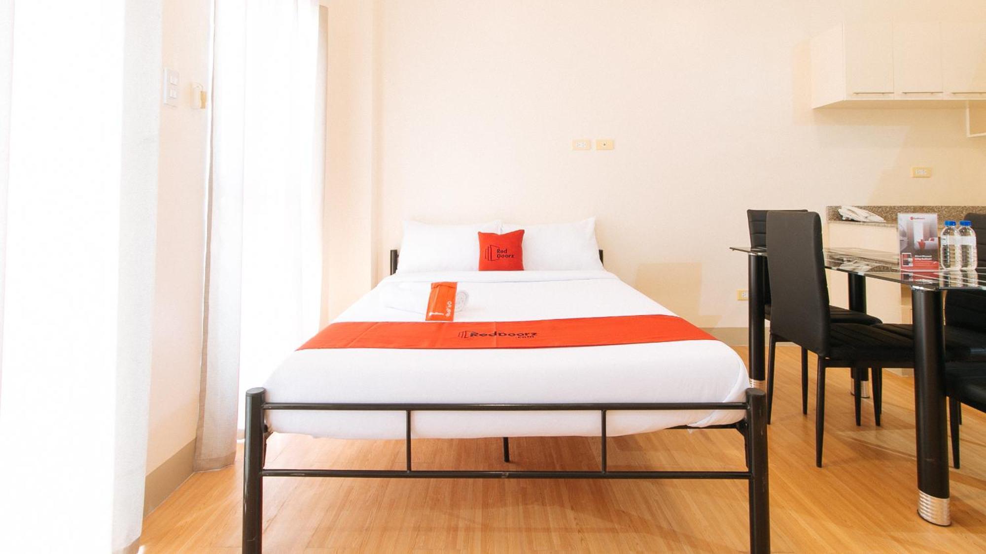 Reddoorz Plus At Alpina Heights Paranaque Paranaque City Exterior photo
