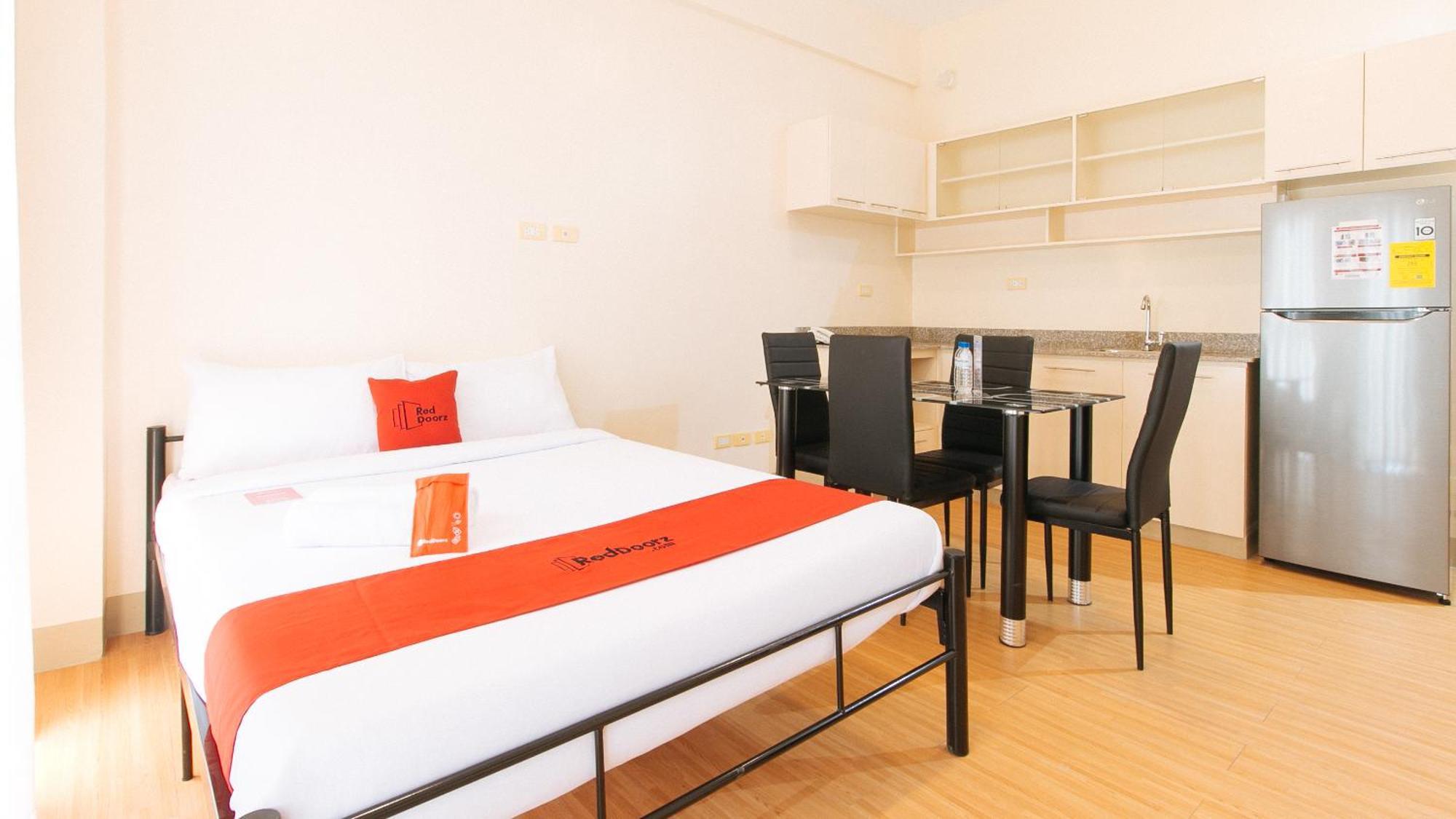 Reddoorz Plus At Alpina Heights Paranaque Paranaque City Exterior photo
