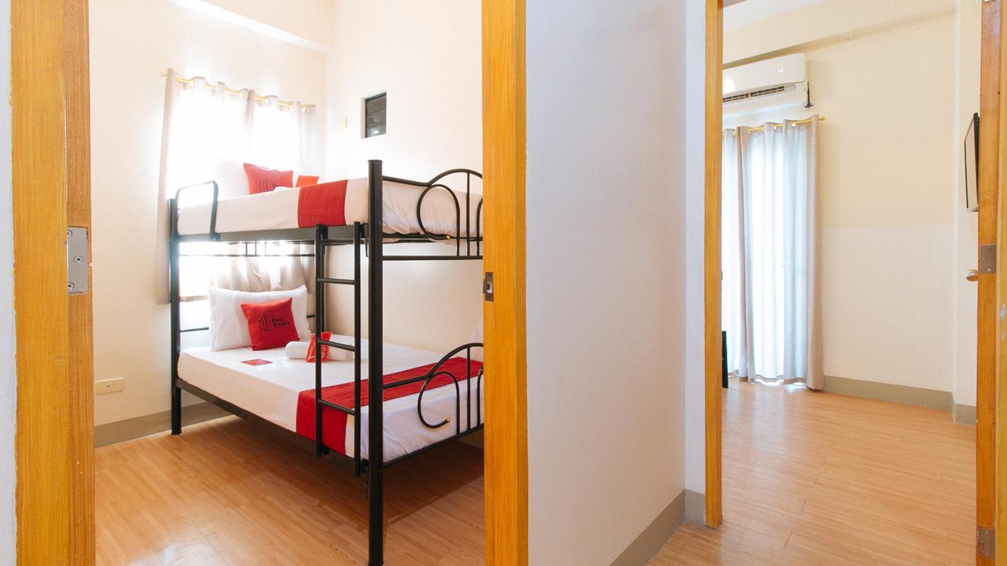 Reddoorz Plus At Alpina Heights Paranaque Paranaque City Exterior photo