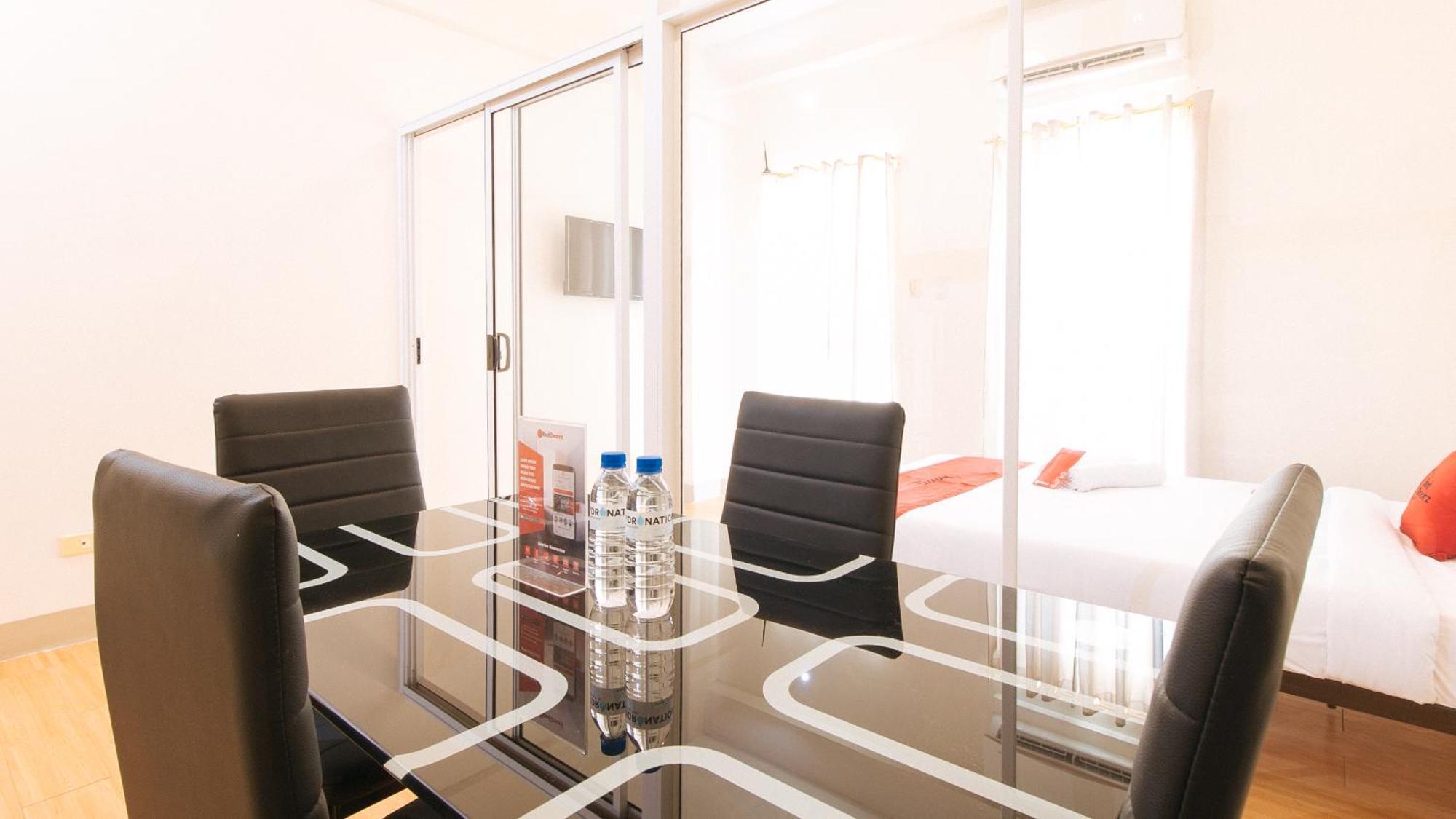 Reddoorz Plus At Alpina Heights Paranaque Paranaque City Exterior photo