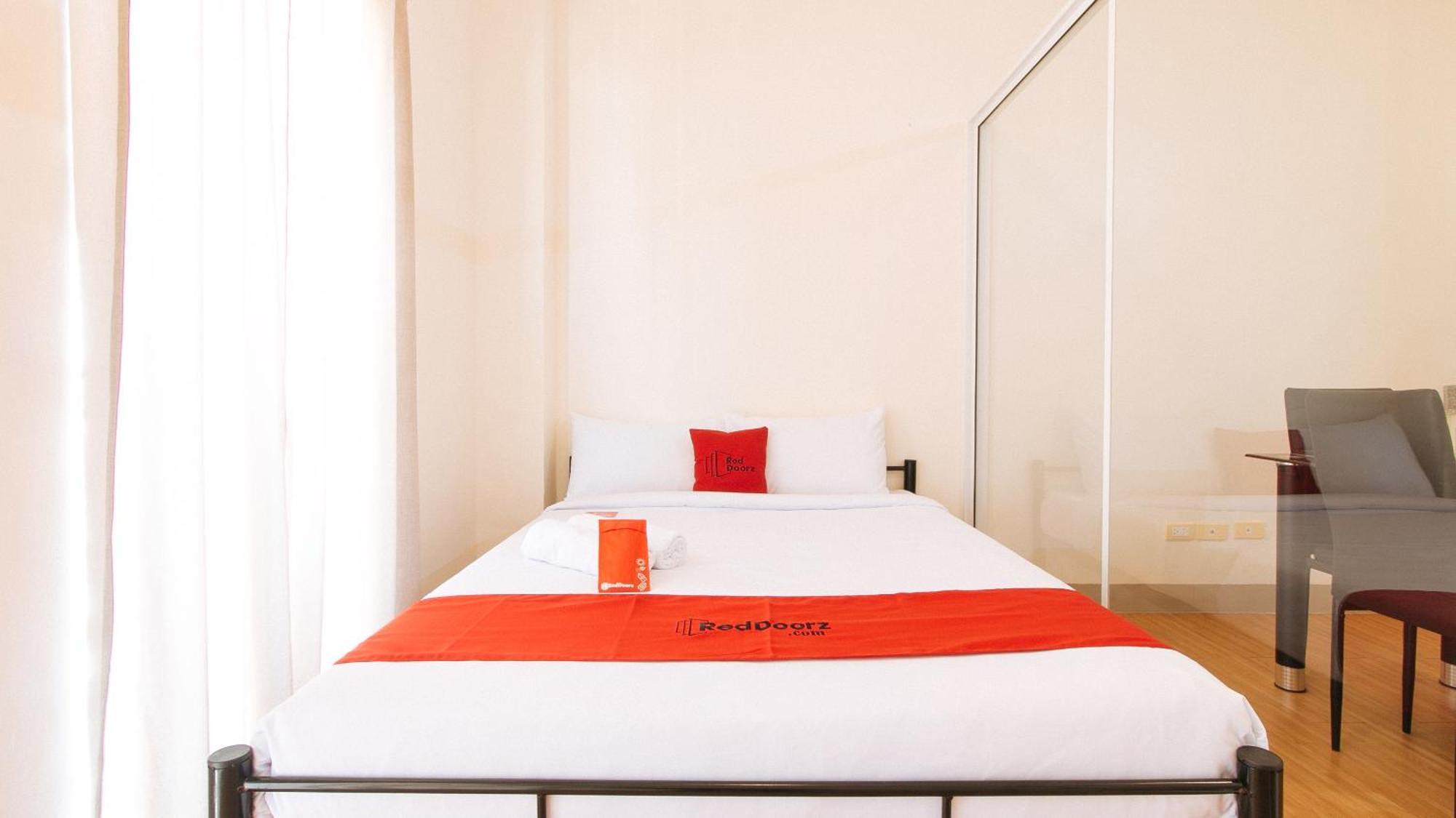 Reddoorz Plus At Alpina Heights Paranaque Paranaque City Exterior photo