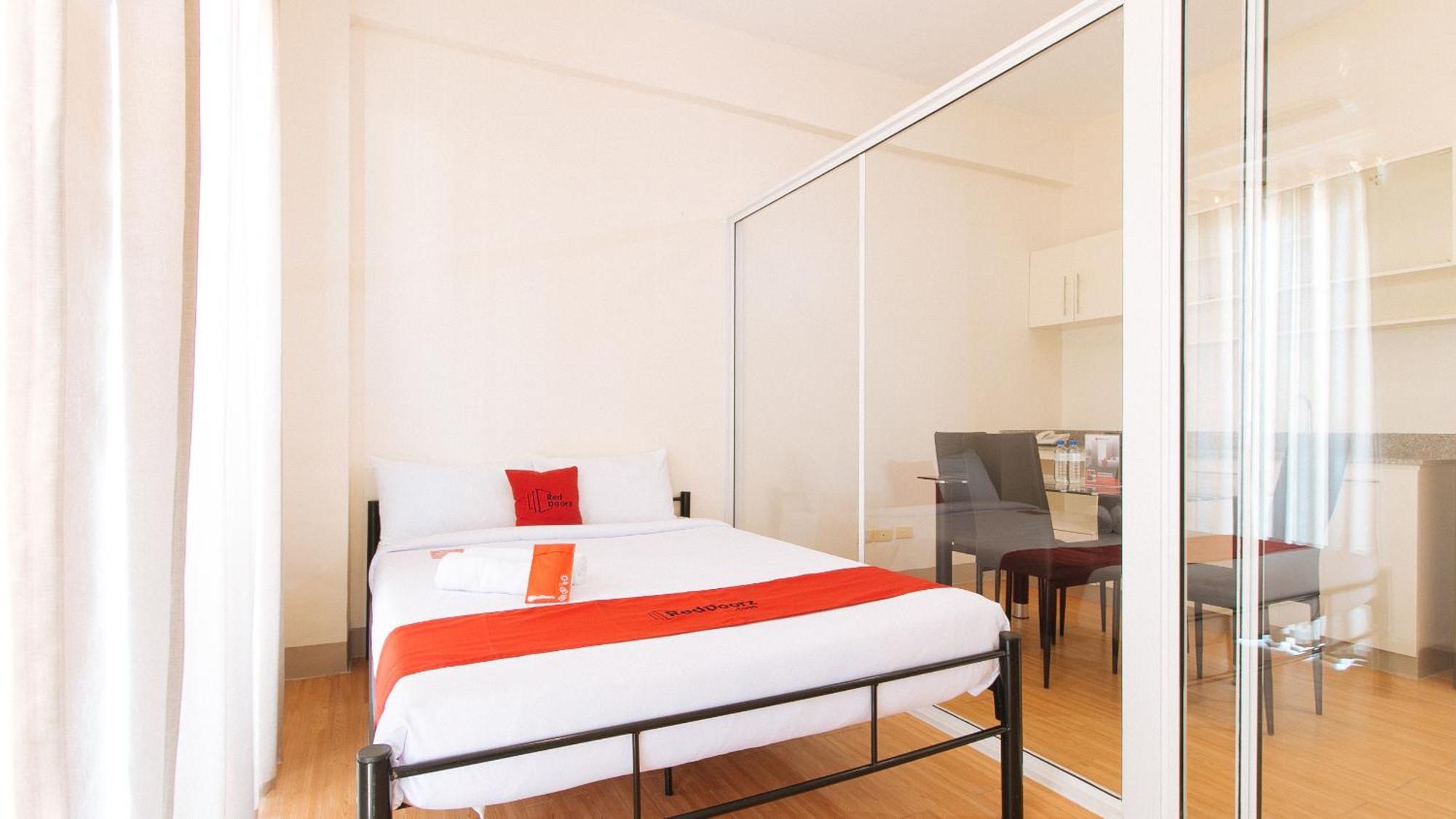 Reddoorz Plus At Alpina Heights Paranaque Paranaque City Exterior photo