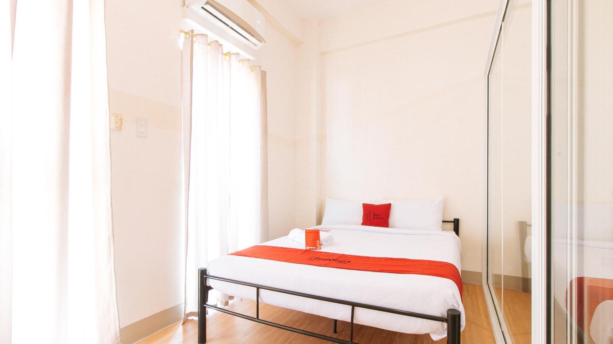 Reddoorz Plus At Alpina Heights Paranaque Paranaque City Exterior photo