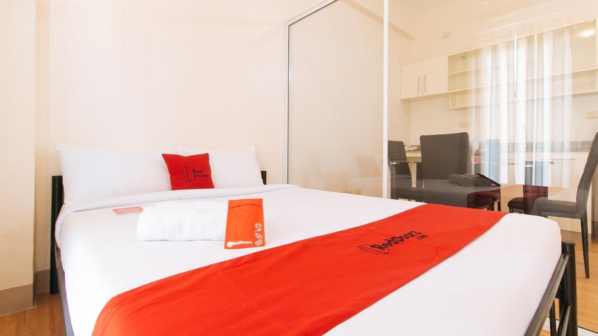 Reddoorz Plus At Alpina Heights Paranaque Paranaque City Exterior photo