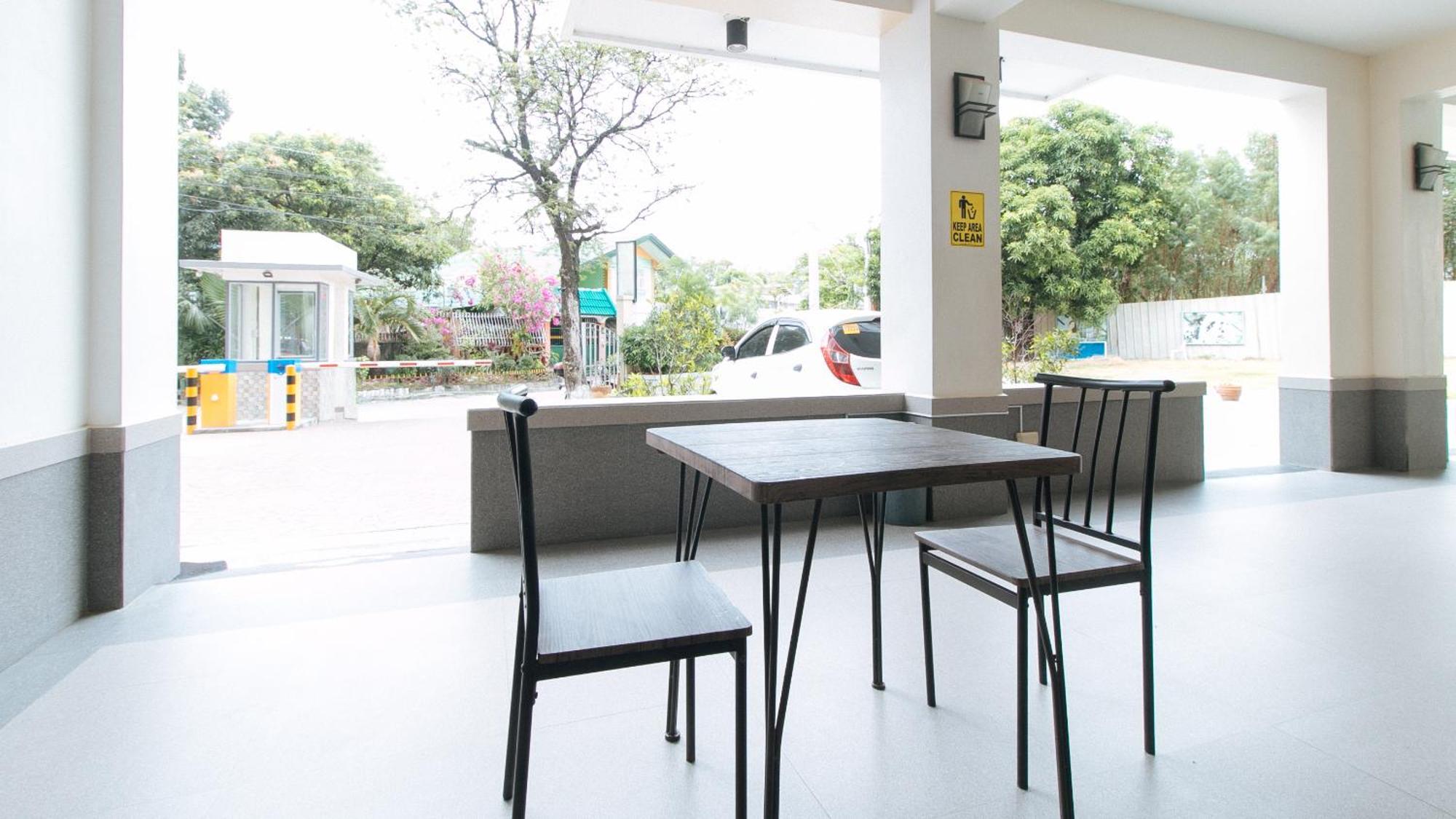 Reddoorz Plus At Alpina Heights Paranaque Paranaque City Exterior photo